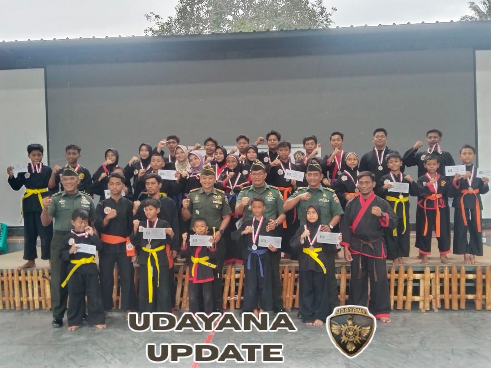 Letkol Arh Samuel Limbongan Apresiasi Kerja Keras dan Prestasi Atlet Pencak Silat Bantaran Angin Ranting Kodim 1608/Bima