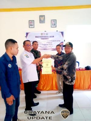 Babinsa Darakunci Hadiri Musdes Laporan Pertanggungjawaban APBDes TA 2025, Wujud Transparansi Pengelolaan Anggaran Desa