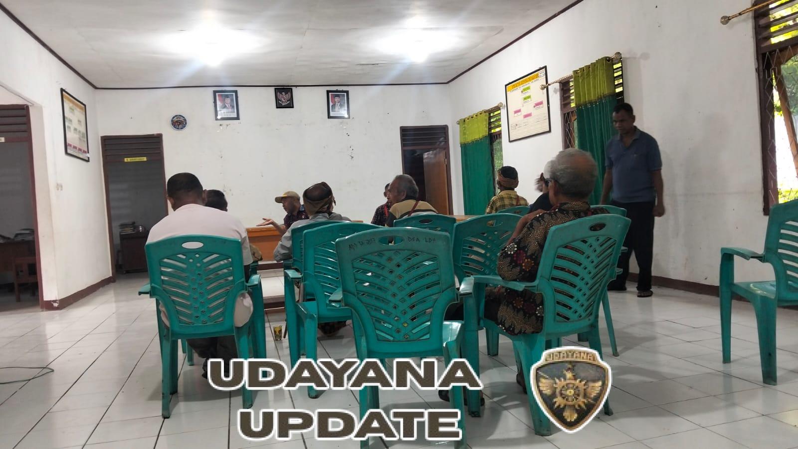 Babinsa Koramil Aesesa Laksanakan Komsos Bersama Camat dan Aparat Desa Langedhawe