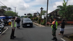 Pengamanan Terpadu TNI–Polri dan Pecalang Sukseskan Pujawali di Merajan Agung Kawitan