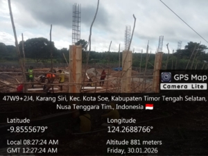 Babinsa Koramil Kota SoE Kawal Ketat Pembangunan Gerai KDKMP di Kelurahan Karang Siri.