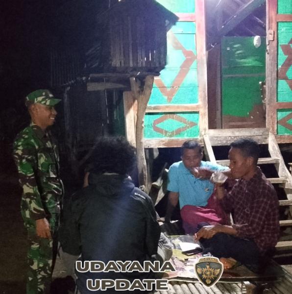 Babinsa Koramil 1614-05/Pekat Laksanakan Ronda Malam di Desa Nangakara