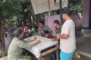 Babinsa Lenek Duren Ajak Warga Pererat Silaturahmi dan Tingkatkan Kepedulian Lingkungan