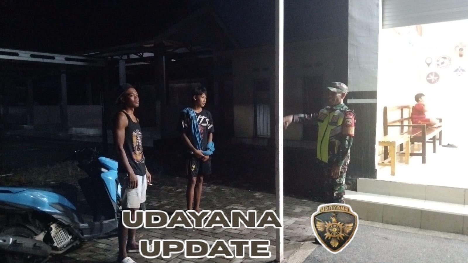 Babinsa Koramil 1615-03/Sambelia Laksanakan Patroli Malam, Jaga Kamtibmas di Desa Labuan Pandan