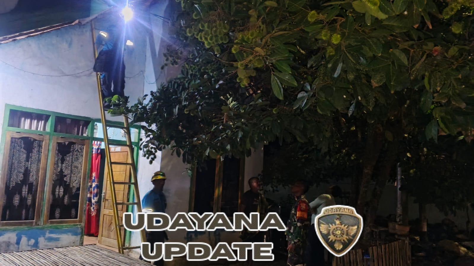 Koramil 1628-01/Taliwang Gelar Patroli Malam, Cek Kabel Listrik Putus di Permukiman Warga