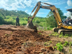 Dukung Pembangunan Desa, Babinsa Koramil 1622-03 Pantau Pondasi Koperasi