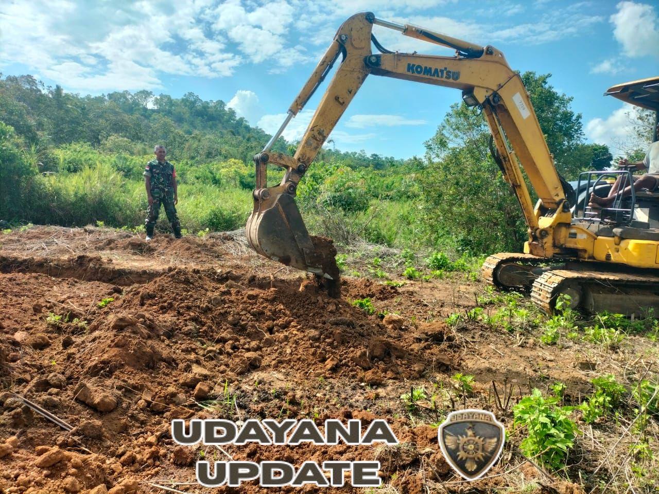 Dukung Pembangunan Desa, Babinsa Koramil 1622-03 Pantau Pondasi Koperasi