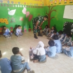 Babinsa Koramil 1628-01/Taliwang Dampingi Program Makan Bergizi Gratis di TK 1 Taliwang