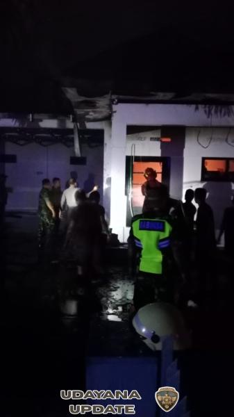 Dandim 1602/Ende Kerahkan Personel Bantu Pemadaman Kebakaran Gudang Logistik PT. PLN