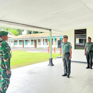 Kasdim 1603/Sikka Pimpin Upacara Merah Putih di Makodim, Tekankan Profesionalisme Personel
