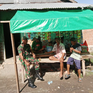 Jaga Kamtibmas, Babinsa Desa Lanci Jaya Perkuat Silaturahmi dengan Warga