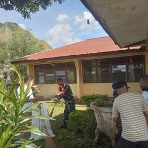 Babinsa Koramil 1602-01/Ende Gelar Komsos dan Pamwil dalam Karya Bhakti Lingkungan