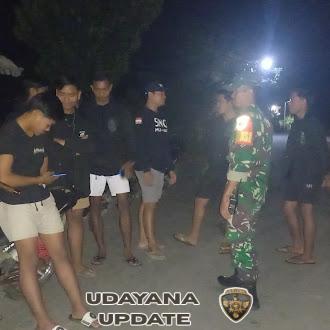 Tingkatkan Keamanan Wilayah, Babinsa Dorokobo Aktif Patroli Malam