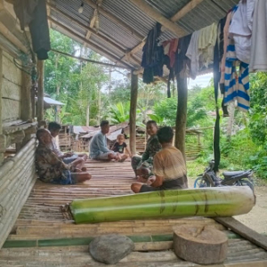 Jaga Kondusifitas Wilayah, Babinsa Ajak Warga Peduli Kamtibmas