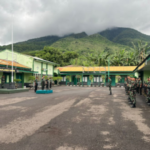 Upacara Bendera Kodim 1624/Flotim Dipimpin Kasdim Mayor Czi Sunoko