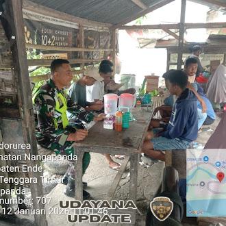 Jaga Kamtibmas, Babinsa Nangapanda Aktif Laksanakan Pamwil dan Komsos