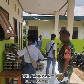 Babinsa Koramil 1627-02/Rote Timur Dampingi Pemberian Makanan Bergizi Gratis untuk 3.002 Siswa