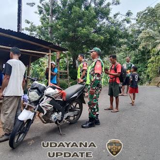 Dukung Ketahanan Pangan, Babinsa Detukeli Turun Langsung Dampingi Panen Jagung