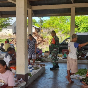 Sertu Syamsurijal Laksanakan Pemantauan Pasar Mingguan di Desa Wanga