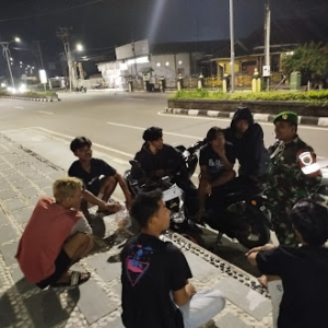 Koramil 1628-01/Taliwang Gelar Patroli Malam, Jaga Keamanan Wilayah