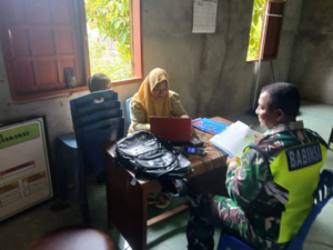 Sertu Yosef Ati Perkuat Kamtibmas dan Sinergi TNI-Masyarakat di Desa Maubasa