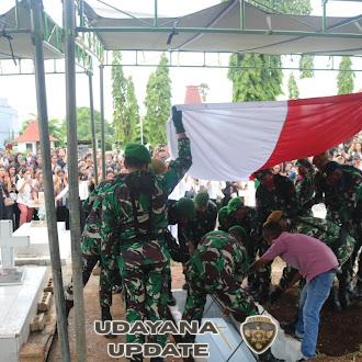 Dandim Kupang Pimpin Pemakaman Pahlawan Gugur Satgas Pamtas