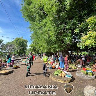 Babinsa Ramil 1624-07/Nagawutung Hadir Jaga Ketertiban Pasar Barter Wulandoni