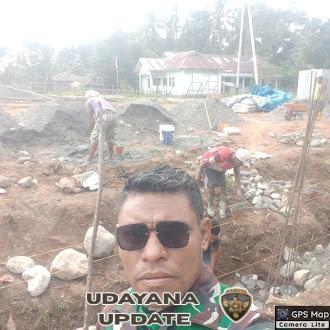 Babinsa Mollo Utara Percepat Pemasangan Fondasi KDKMP Laob, Pekerjaan Berjalan Lancar.