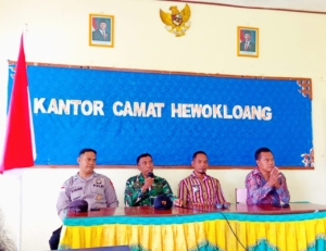 Hadiri Sertijab Kecamatan Hewokloang, Babinsa Tegaskan Dukungan TNI terhadap Pemerintahan