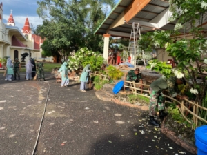 Sinergi Kodim 1624/Flotim, Kemenag dan DLH Wujudkan Lingkungan Bersih Jelang Pentabisan Uskup