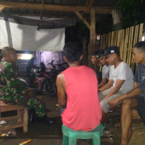 Babinsa Desa Karombo Aktif Pimpin Patroli Ronda Malam di Dusun Sori Dei