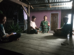 Babinsa Koramil 1614-05/Pekat Intensifkan Patroli Malam Demi Keamanan Warga