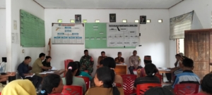 Babinsa Koramil 1630-01/Komodo Hadiri Rapat Realisasi Anggaran dan Penetapan KPM BLT DD Desa Compang Longgo