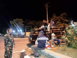 Piket Koramil 1628-04/Poto Tano Gelar Patroli Malam di Kecamatan Poto Tano