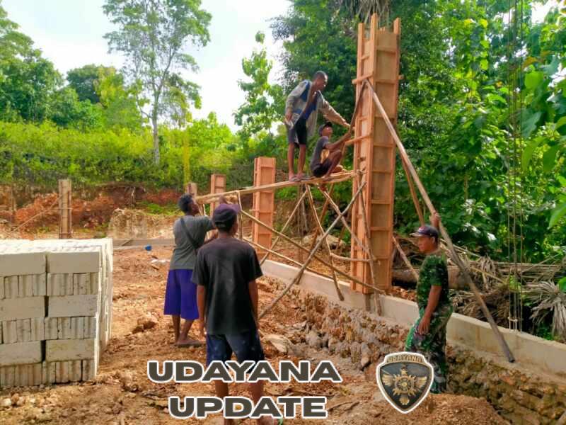 Babinsa Koramil 1627-01/Ba’a Monitoring Pembangunan KDKMP Desa Sanggaoen