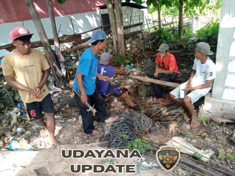 Babinsa Koramil 1627-03/BTT Pantau KDKMP Desa Mundek
