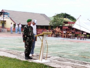 Koramil 1614-03/Hu’u Pimpin Upacara Bendera Awal Februari di SMA N 1 Hu’u