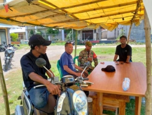 Babinsa Koramil 1628-02/Jereweh Laksanakan Patroli dan Komsos di Desa Goa