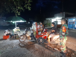 Patroli Rutin Koramil Moyo Hulu Wujudkan Lingkungan Aman dan Kondusif