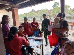 Babinsa Koramil Dawan Dampingi Posyandu ILP Siklus Hidup ini Desa Pesinggahan