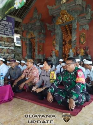 Babinsa Koramil Banjarangkan Hadiri Bulan Bahasa Bali VIII Di Balai Adat Dusun Getakan