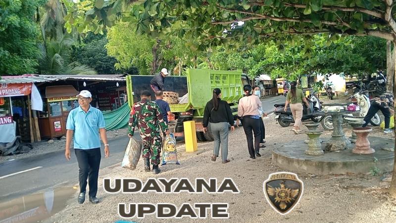 Babinsa Koramil Nusa Penida Pelopori Aksi Bersih Pantai