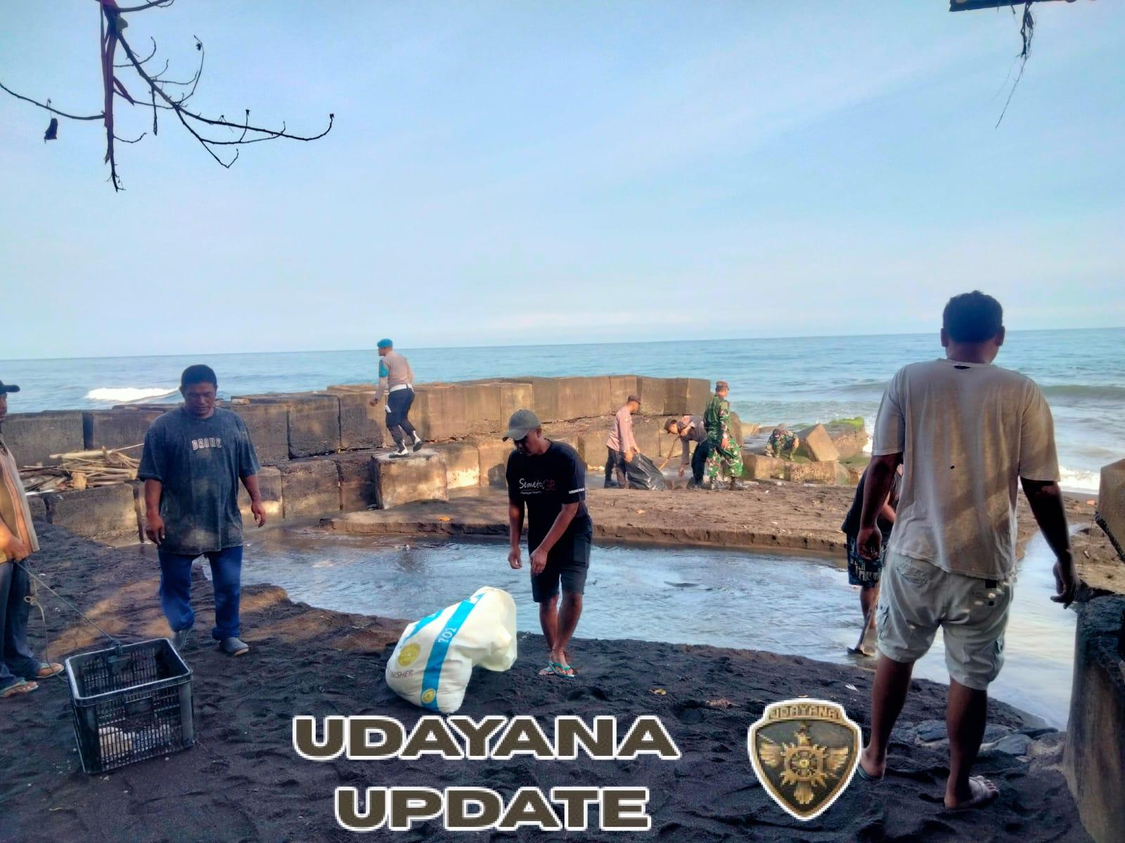 Sinergi TNI–Polri dan Pemerintah Kecamatan Sawan Gelar Gerakan Bersih Pantai di Desa Sangsit