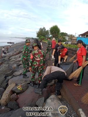 Tindak Lanjuti Arahan Presiden, Danramil Blahbatuh Turunkan Personel Karya Bakti Bersih Pantai Masceti