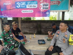 Perkuat Sinergitas, Babinsa dan Bhabinkamtibmas Patas Gelar Komsos Bareng Warga Mekar Sari