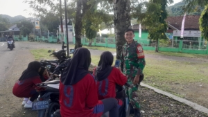 ‎Lewat Komsos, Babinsa Desa Ranan Ingatkan Remaja Jaga Kesehatan