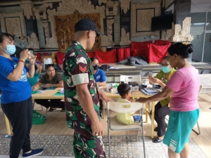 Babinsa Koramil Dawan Atensi Posyandu Balita Di Desa Dawan Kelod