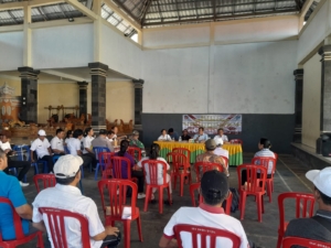 Babinsa Desa Penuktukan Hadiri Musyawarah Desa LPJ Realisasi APBDes Tahun Anggaran 2025