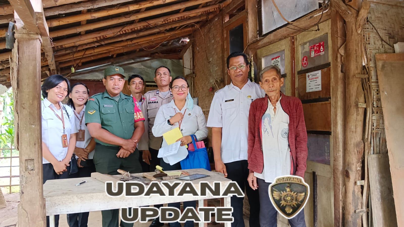 Babinsa Beratan Kawal Transparansi Bansos, Pastikan Bantuan Tepat Sasaran Lewat Penempelan Stiker”