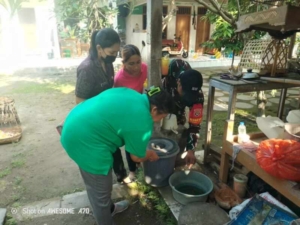 Babinsa Kamasan Bersama Kader Jumantik Gelar Pemberantasan Sarang Nyamuk